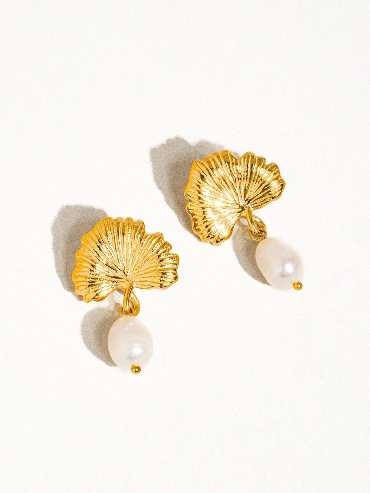 Béatrice Floral Pearl Earring