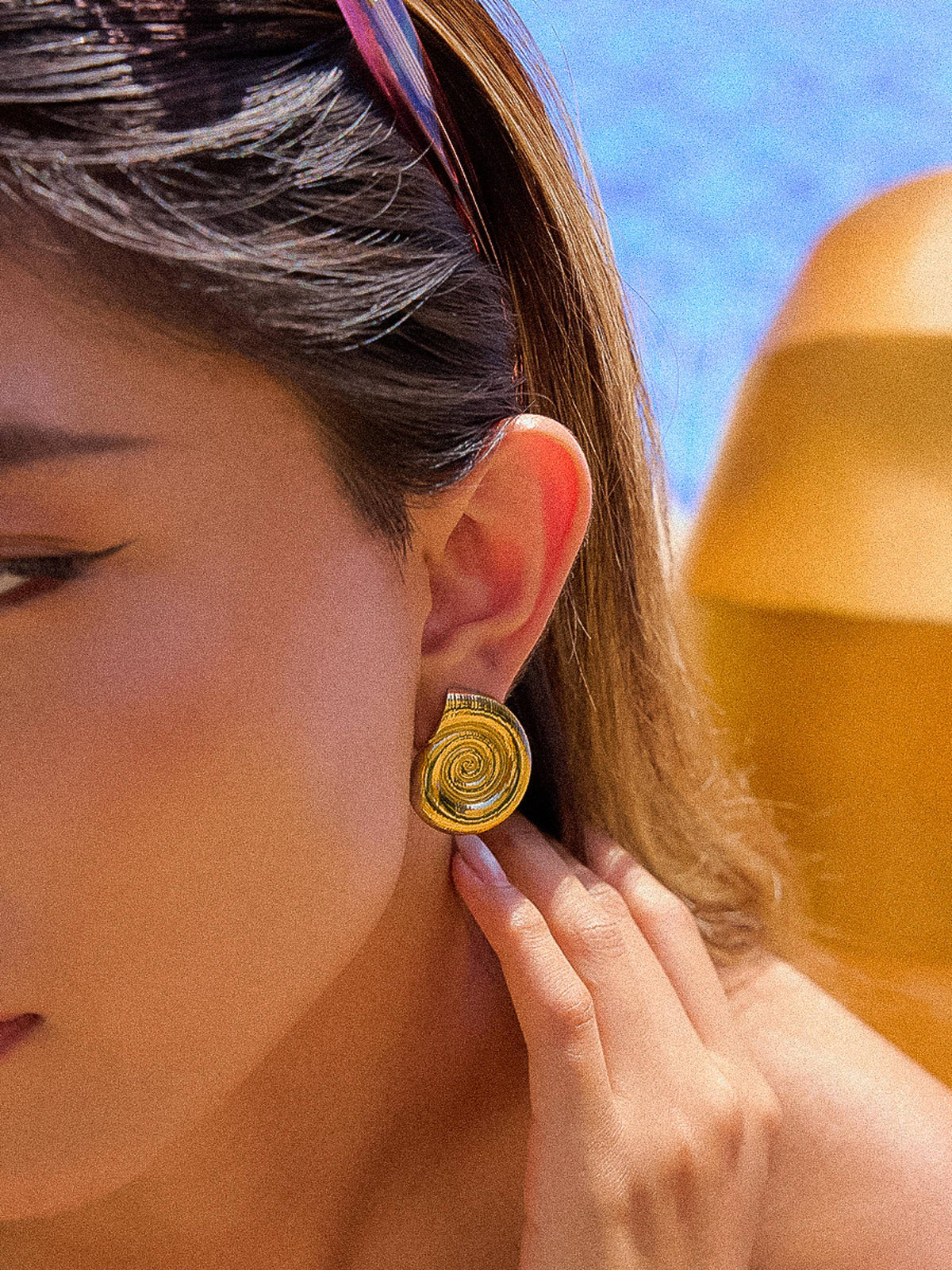 Coraline Large Seashell Stud